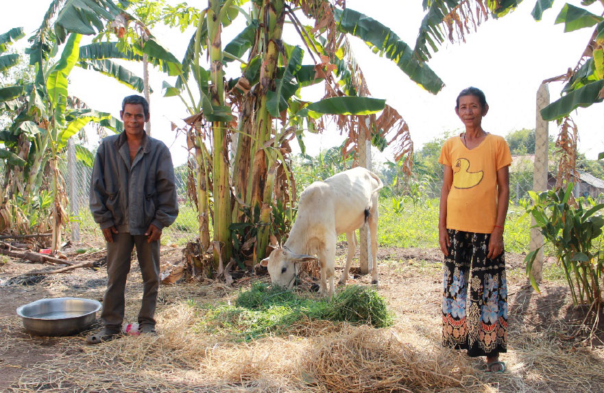 脚に銃弾を受けたチア・ロンさん